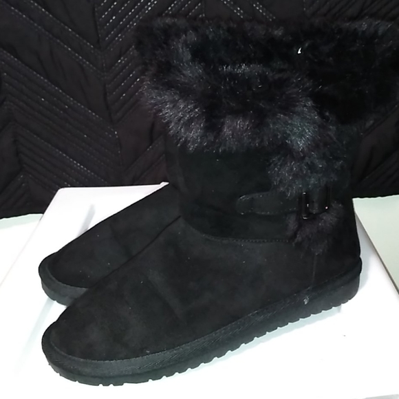 Faux fur lined boots - Picture 1 of 3